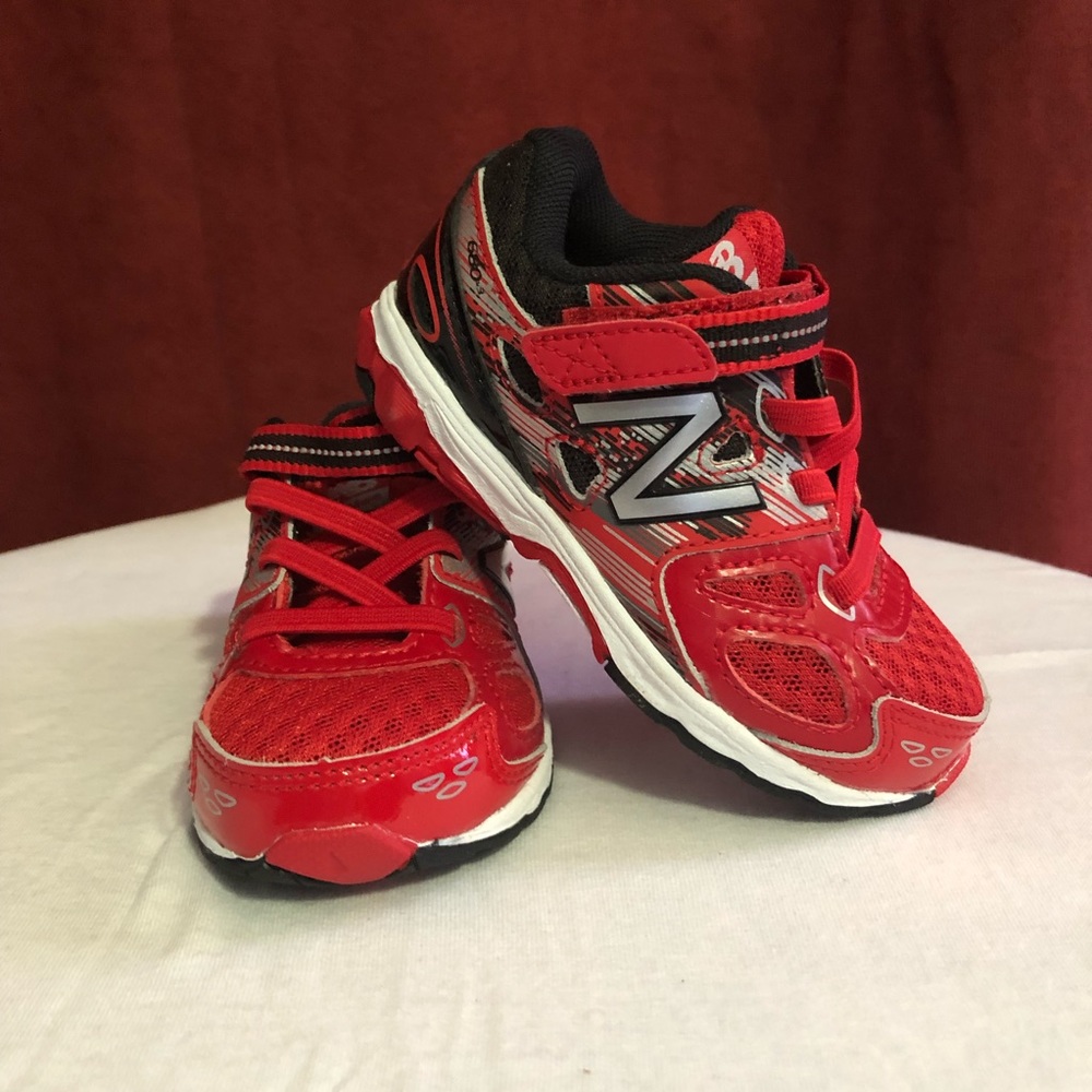 NWOB Toddler Boys Wide New Balance Sneakers 5.5W
